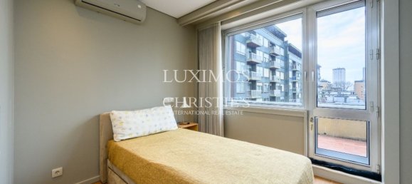 3 bedrooms Apartment in Porto, Portugal No. 108023 17