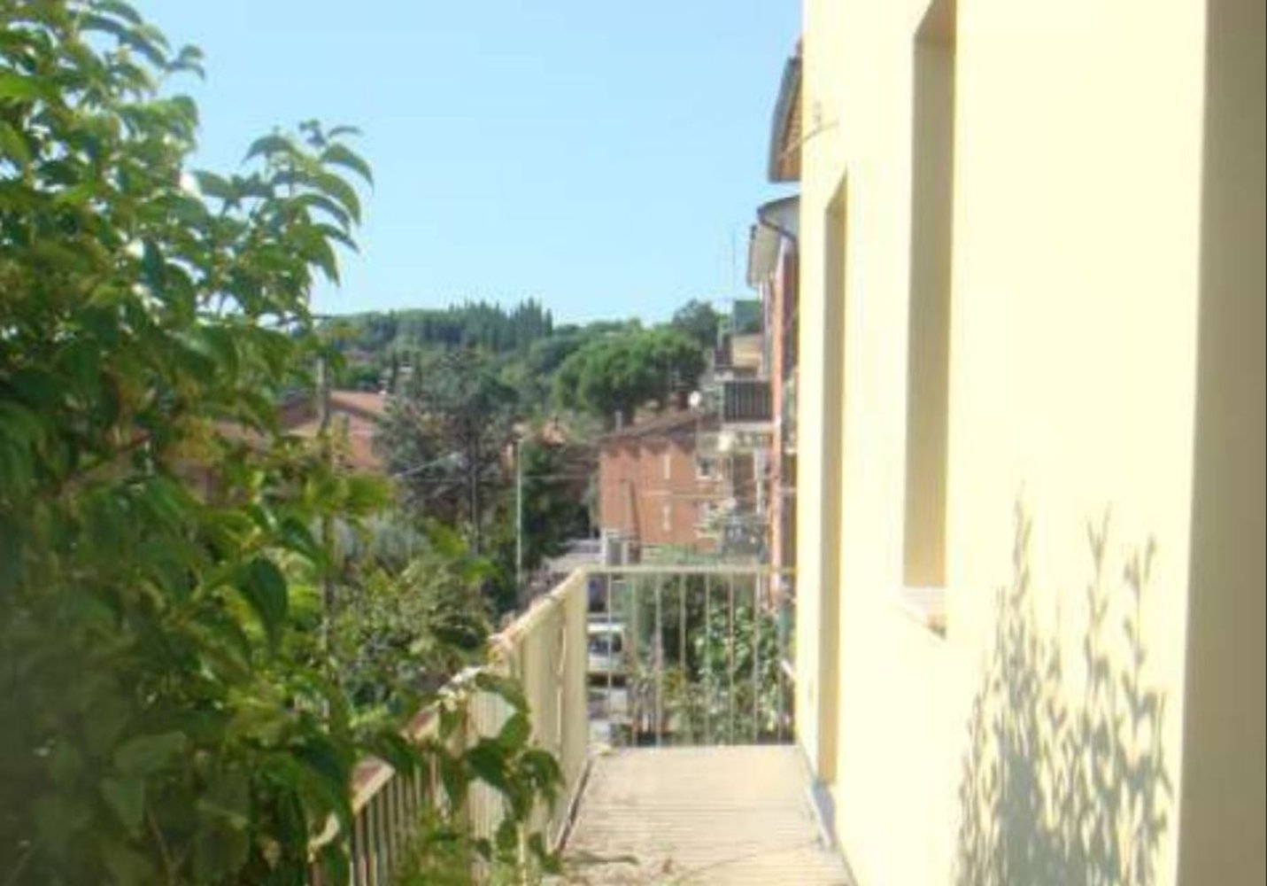 24 rooms Apartment in Perugia, Italy No. 44054