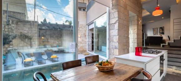 5 bedrooms Villa in Gharghur, Malta No. 8710 7