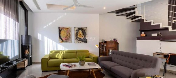 5 bedrooms Villa in Gharghur, Malta No. 8710 12