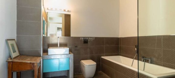 5 bedrooms Villa in Gharghur, Malta No. 8710 14