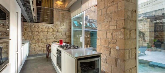 5 bedrooms Villa in Gharghur, Malta No. 8710 9