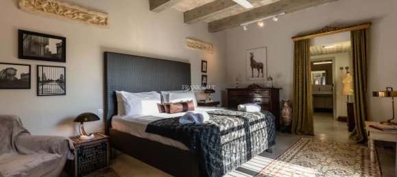 5 bedrooms Villa in Gharghur, Malta No. 8710 17