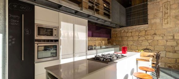 5 bedrooms Villa in Gharghur, Malta No. 8710 8