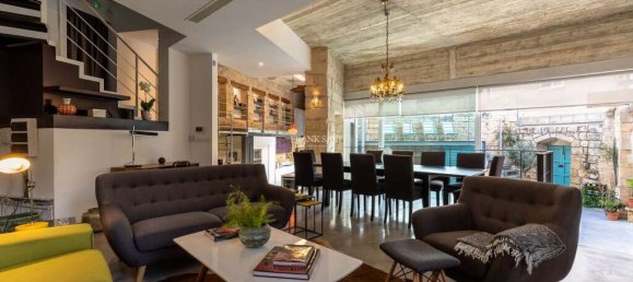 5 bedrooms Villa in Gharghur, Malta No. 8710 11