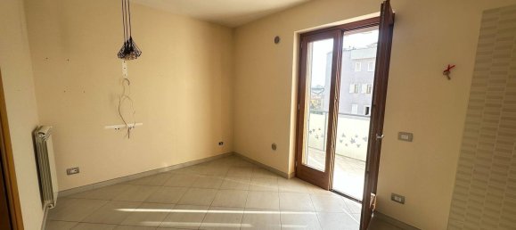 3 rooms Apartment in Casavatore, Italy No. 192444 8