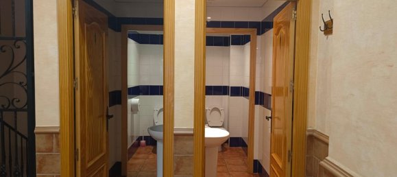 176m² Commercial property in Zaragoza, Spain No. 66774 11