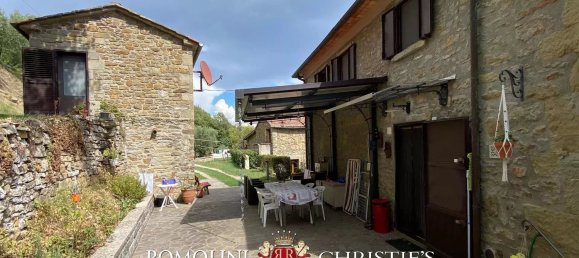 6 rooms House in Anghiari, Italy No. 135678 9