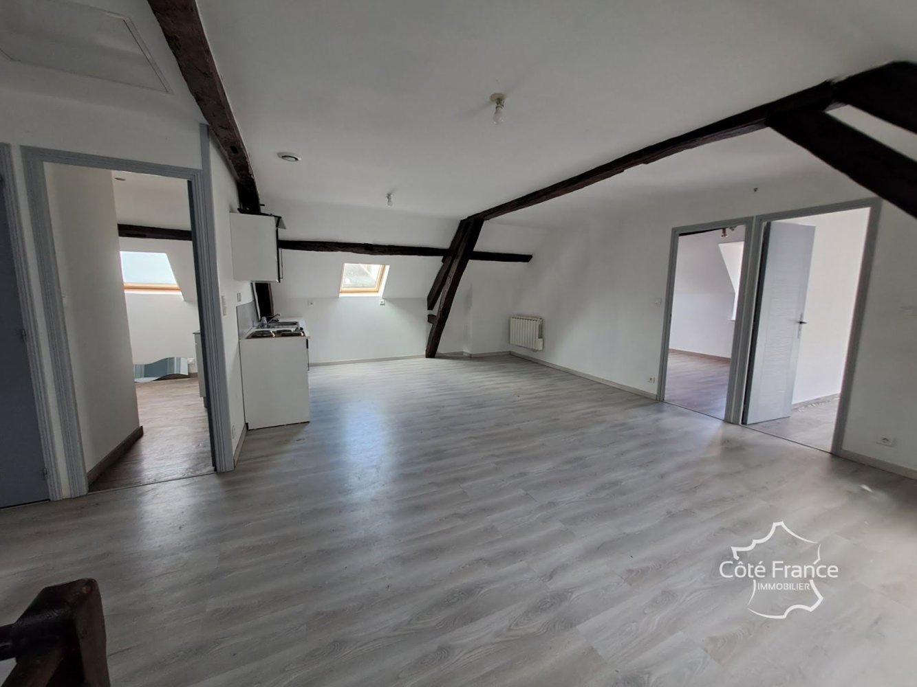 2 bedrooms Apartment in Laon, France No. 214709