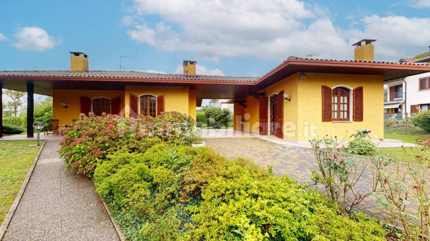 4 Schlafzimmer Villa in Luvinate, Italy, Nr. 342014