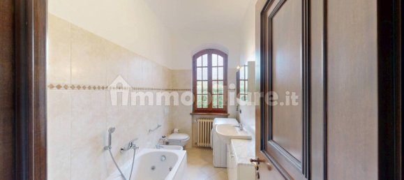4 Schlafzimmer Villa in Luvinate, Italy, Nr. 342014 22