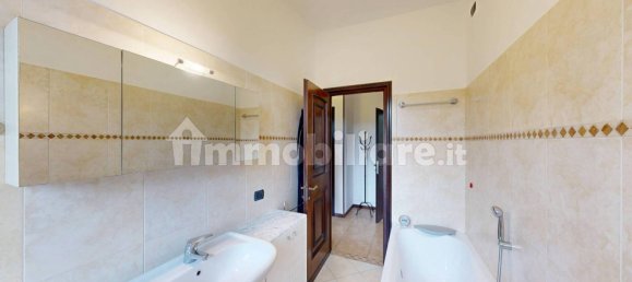 4 Schlafzimmer Villa in Luvinate, Italy, Nr. 342014 23