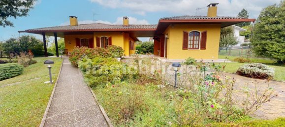 4 Schlafzimmer Villa in Luvinate, Italy, Nr. 342014 2
