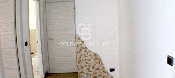 4-salle Appartement à Taranto, Italy No. 257742 11