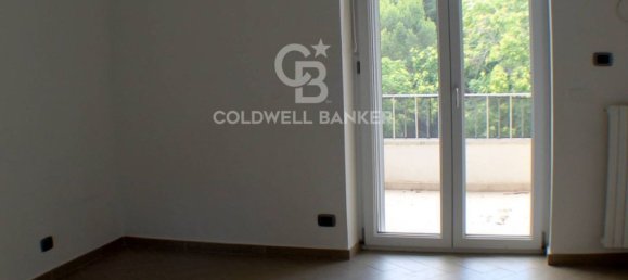 4-salle Appartement à Taranto, Italy No. 257742 12