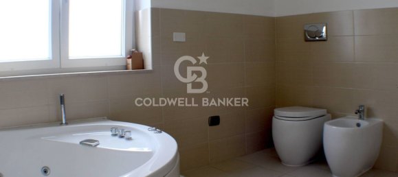 4-salle Appartement à Taranto, Italy No. 257742 16