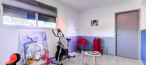 4 bedrooms Villa in Solaro, France No. 218892 19