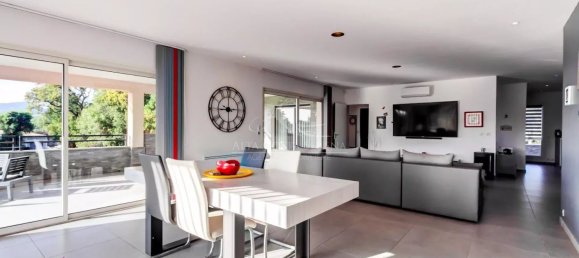 4 bedrooms Villa in Solaro, France No. 218892 15