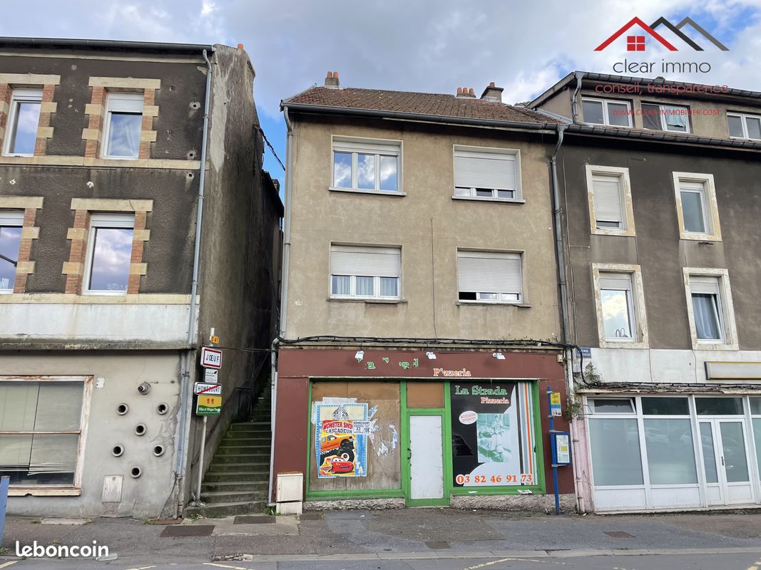 110m² Building in Homecourt, France No. 266927