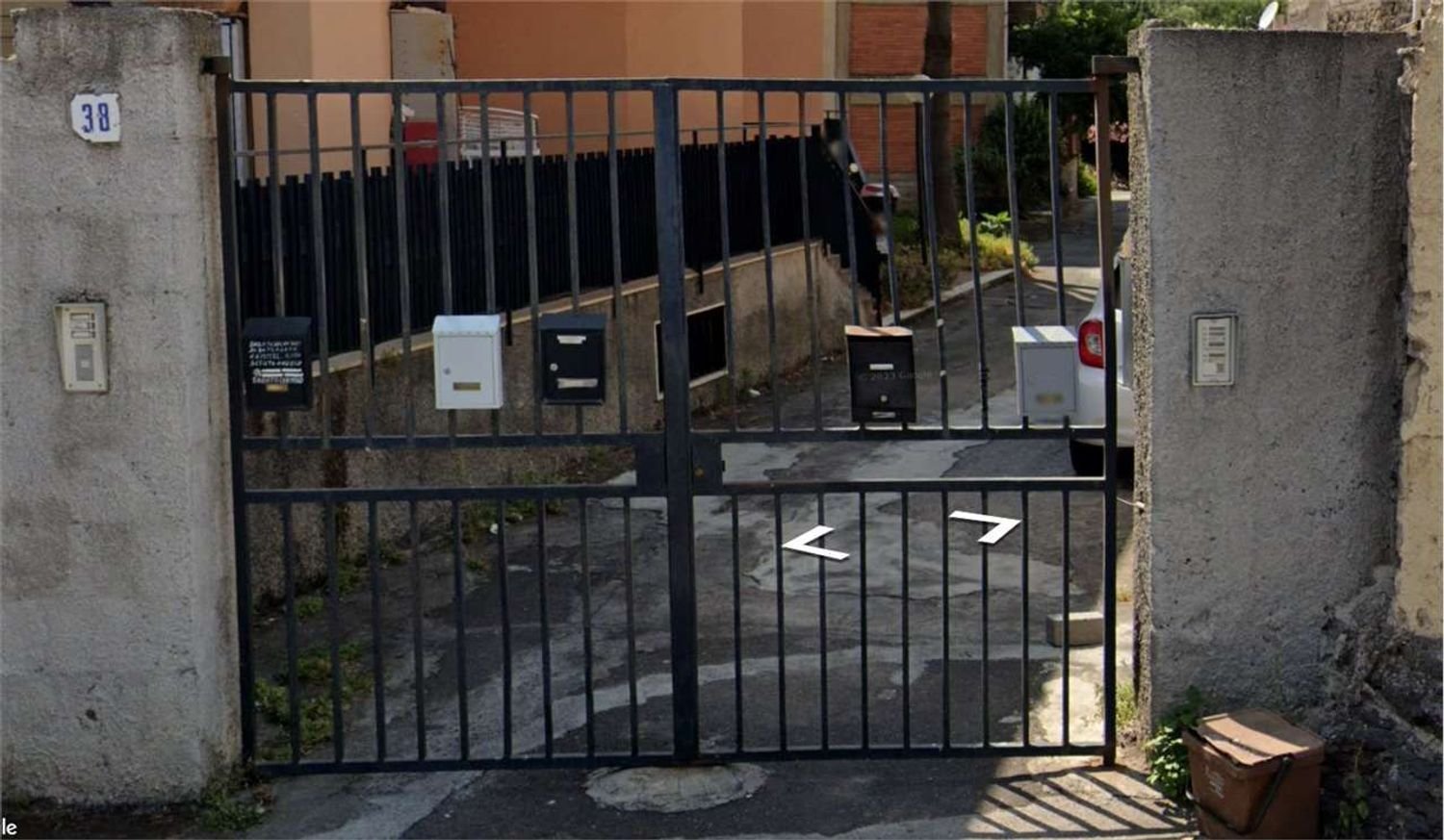 5 rooms Apartment in Misterbianco, Italy No. 51982