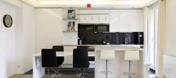 2 bedrooms Apartment in Paris, France No. 188197 8