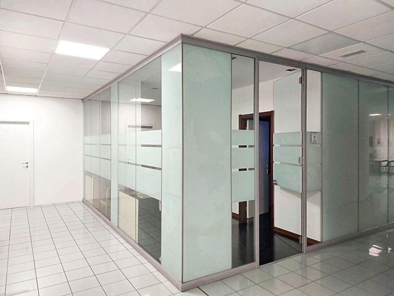 Büro in Reggio Emilia, Italy 528m², Nr. 374899