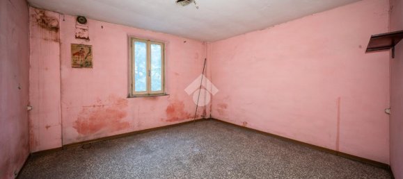 10 rooms Building in Reggio Emilia, Italy No. 5665 10