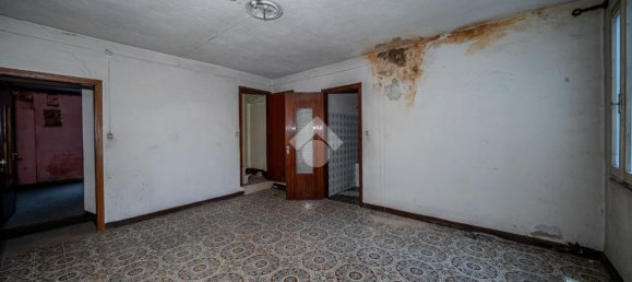 10 rooms Building in Reggio Emilia, Italy No. 5665 13