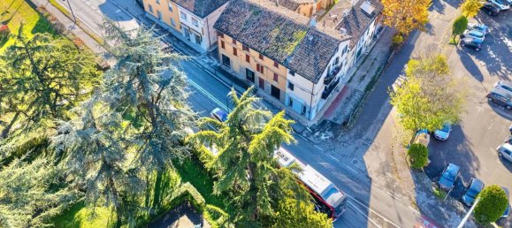 10 rooms Building in Reggio Emilia, Italy No. 5665 2