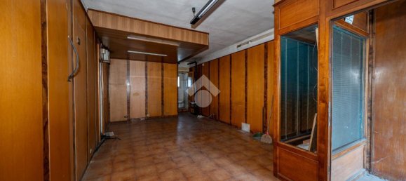 10 rooms Building in Reggio Emilia, Italy No. 5665 11