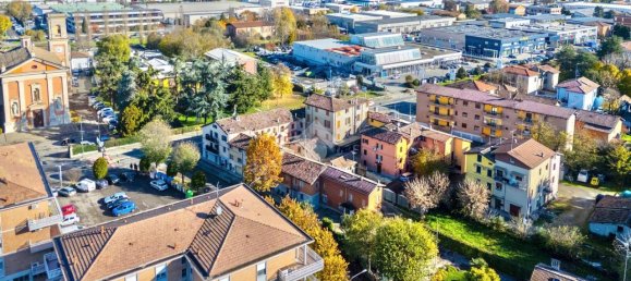 10 rooms Building in Reggio Emilia, Italy No. 5665 32