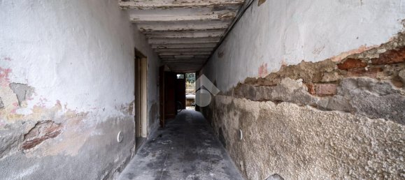 10 rooms Building in Reggio Emilia, Italy No. 5665 28