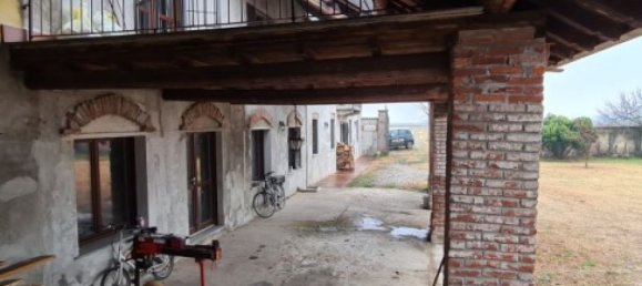 7 bedrooms House in Cerano, Italy No. 70053 6