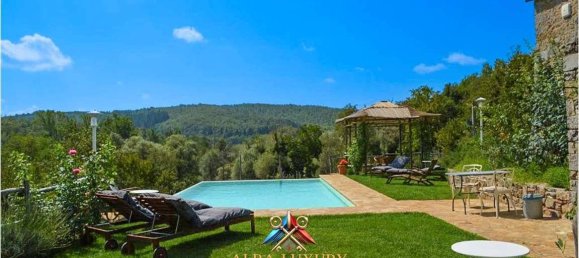 5 bedrooms House in Gaiole in Chianti, Italy No. 102385 3