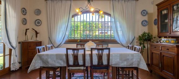 4 bedrooms Villa in Forte dei Marmi, Italy No. 36520 21