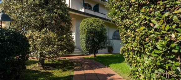 4 bedrooms Villa in Forte dei Marmi, Italy No. 36520 15