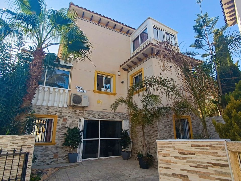 4 غرف نوم فيلا في La Zenia, Spain رقم 170276