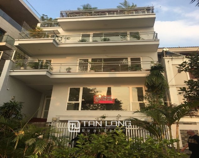 5 غرف نوم منزل في Tay Ho, Vietnam رقم 1554