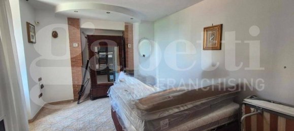 Дом с 2 спальнями в Торре Аннунциата, Италия № 278333 9