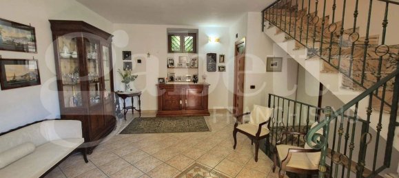 Дом с 2 спальнями в Торре Аннунциата, Италия № 278333 4