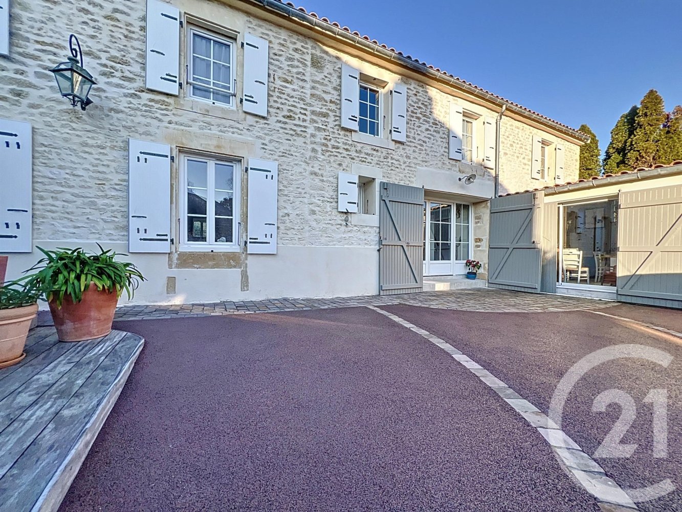 3 Schlafzimmer Haus in Charente-Maritime, France, Nr. 108000