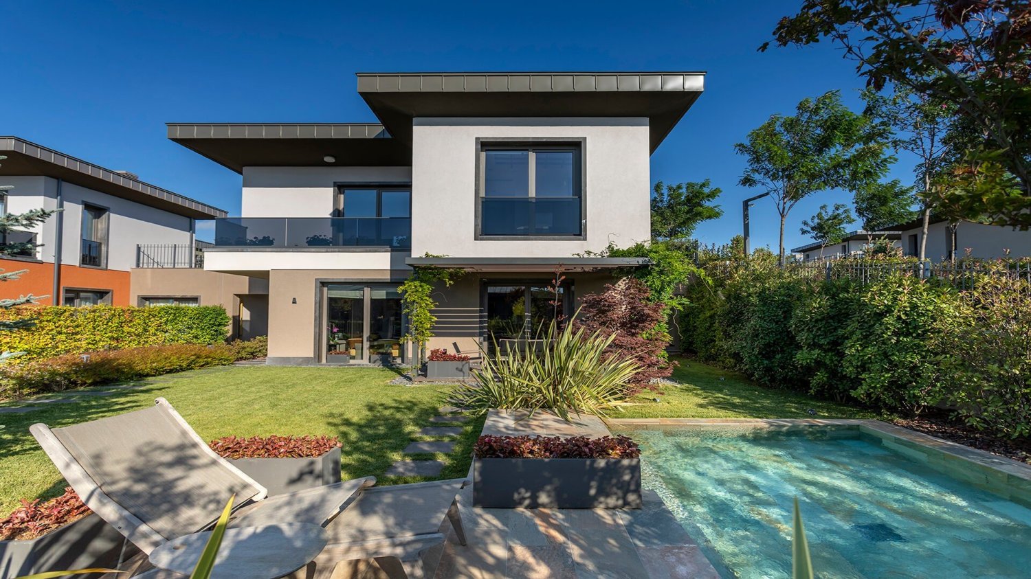 Villa 3+1 in Istanbul, Turkey No. 7846