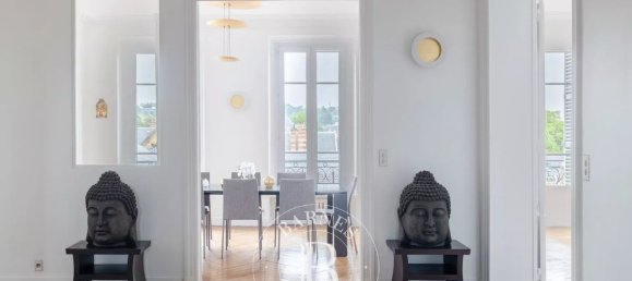 4 bedrooms Apartment in Versailles, France No. 130685 4