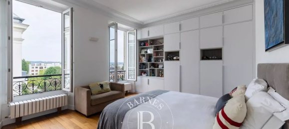4 bedrooms Apartment in Versailles, France No. 130685 18