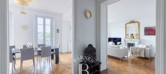 4 bedrooms Apartment in Versailles, France No. 130685 9