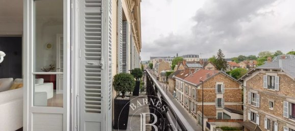 4 bedrooms Apartment in Versailles, France No. 130685 7