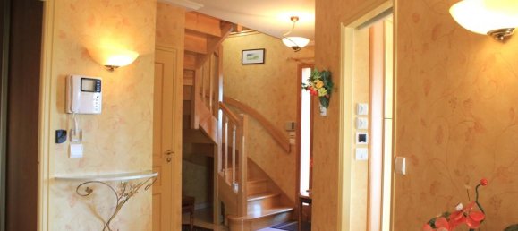 Casa de 4 dormitorios en Kerlaz, France No. 259559 12