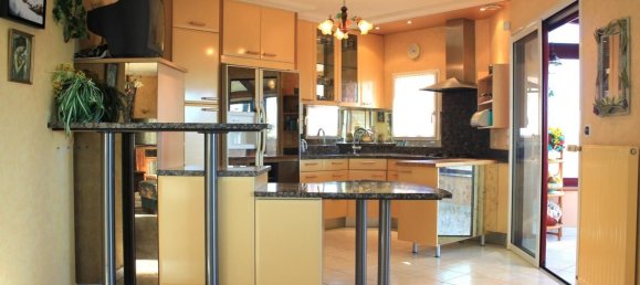 Casa de 4 dormitorios en Kerlaz, France No. 259559 6