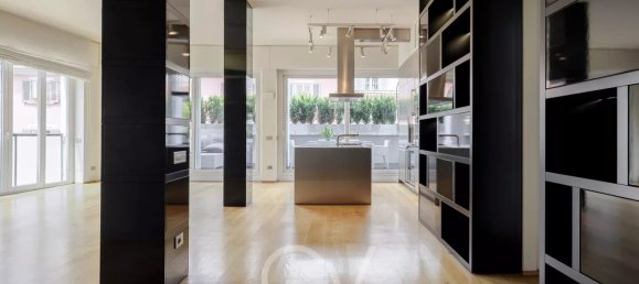 3 bedrooms House in Milan, Italy No. 354092 2