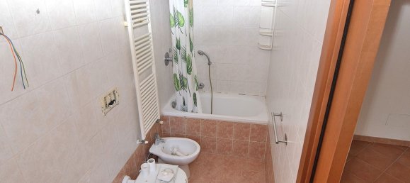 Дом с 4 комнатами в Верона, Италия № 276457 9